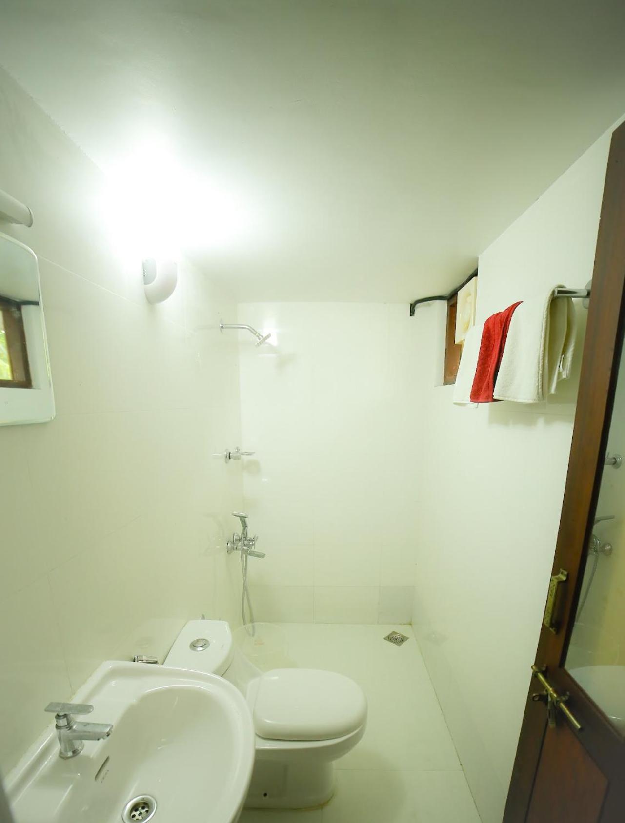 Les 3 Elephants Cherai Beach Room photo