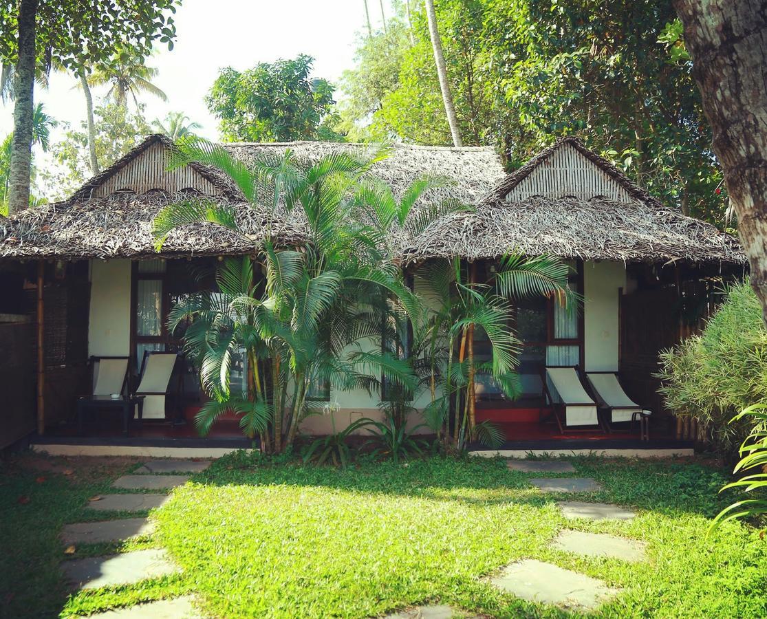 Les 3 Elephants Cherai Beach Exterior photo